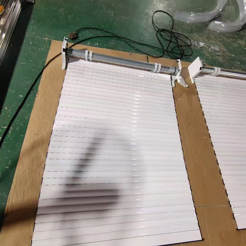 Cửa chớp cửa sổ lăn gắn phía trước
